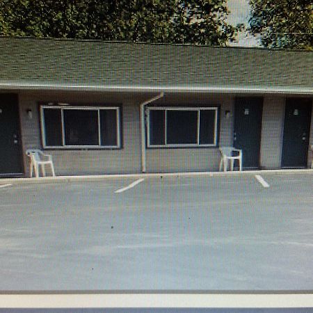 Relax Inn Montour Falls Exterior foto